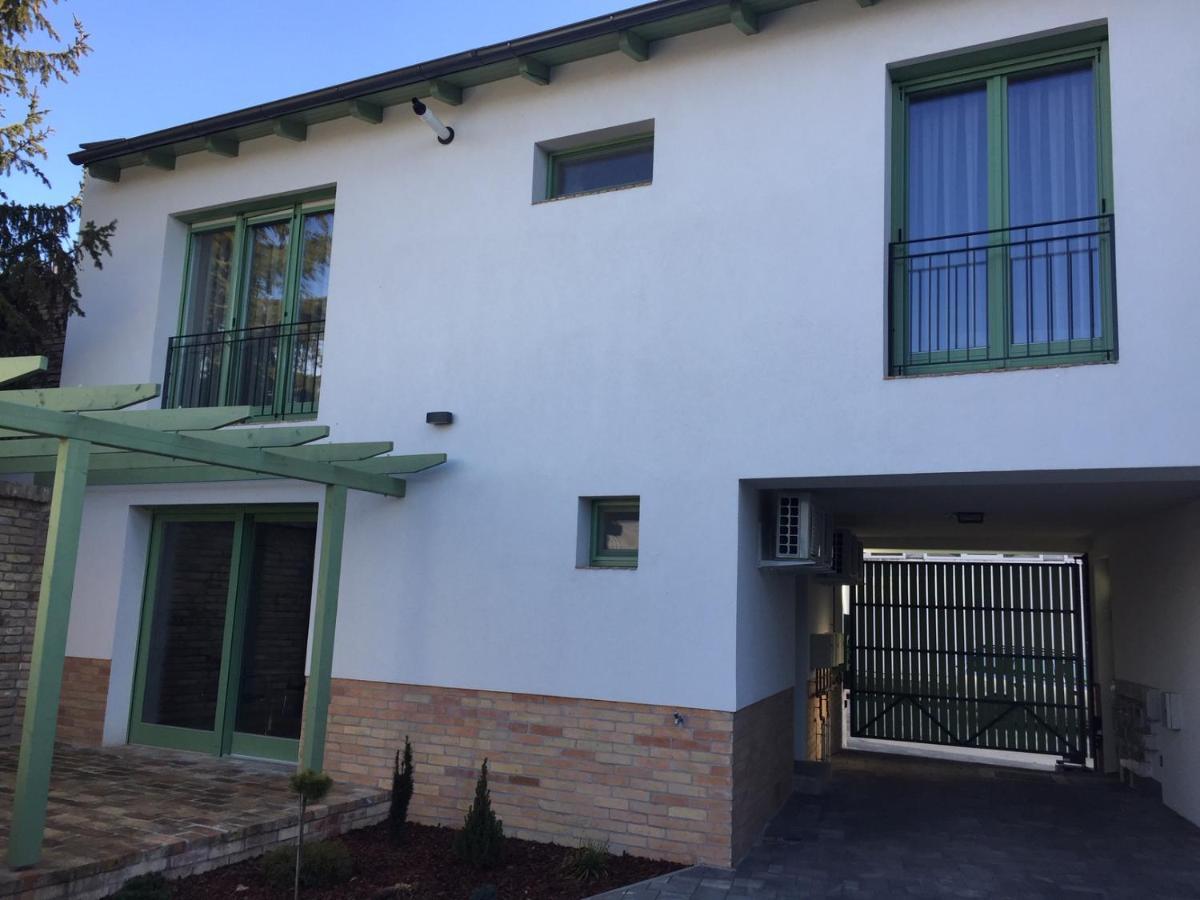 Jokai Apartman Dunafoldvar Zewnętrze zdjęcie