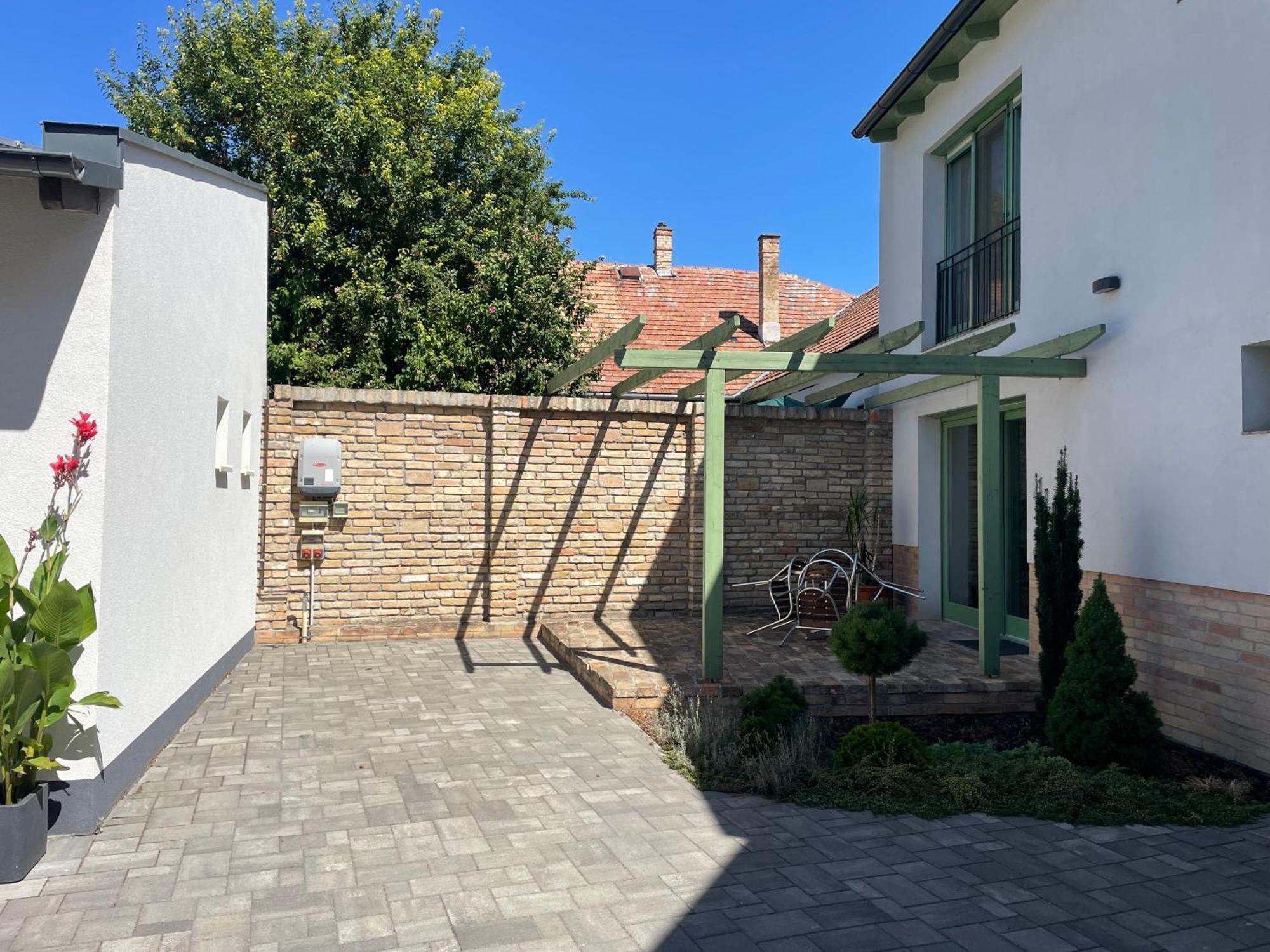 Jokai Apartman Dunafoldvar Zewnętrze zdjęcie