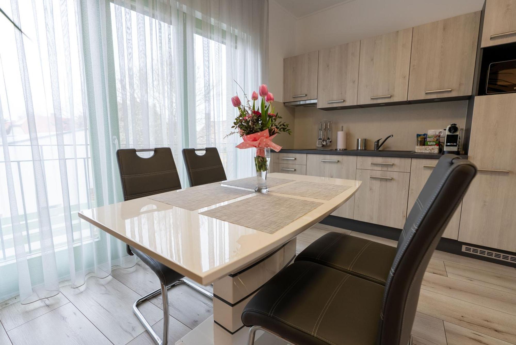 Jokai Apartman Dunafoldvar Zewnętrze zdjęcie