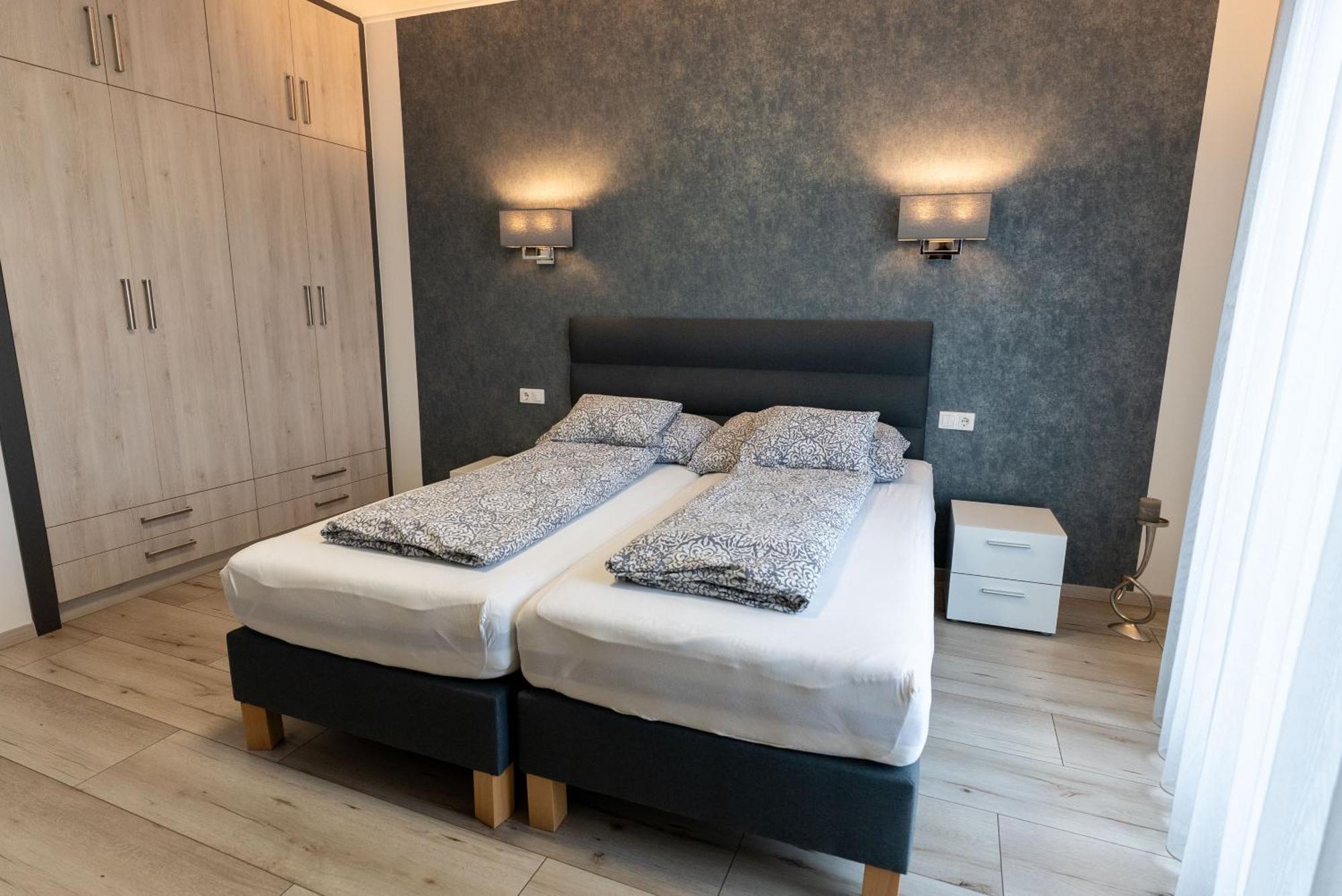 Jokai Apartman Dunafoldvar Zewnętrze zdjęcie