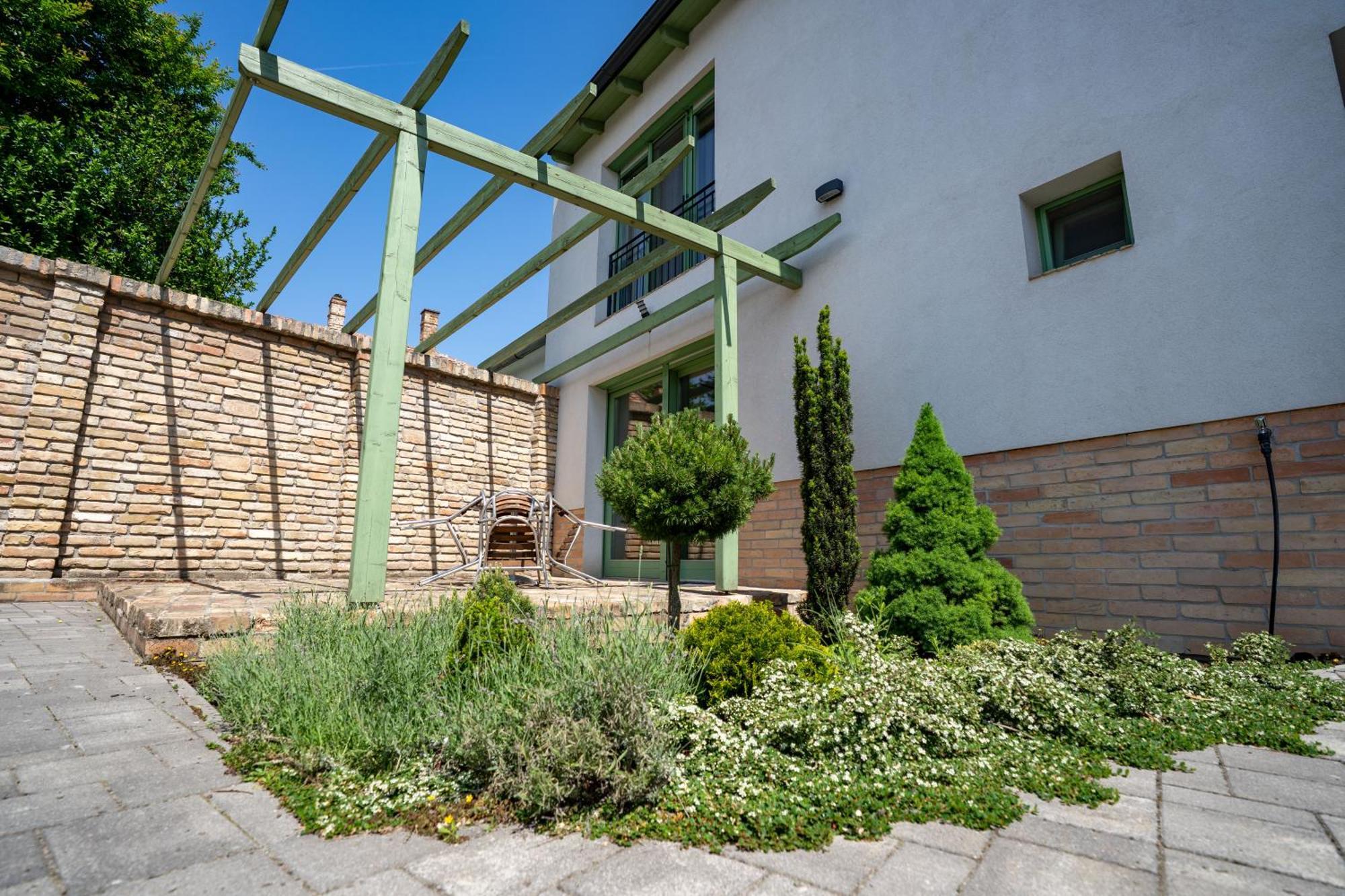 Jokai Apartman Dunafoldvar Zewnętrze zdjęcie